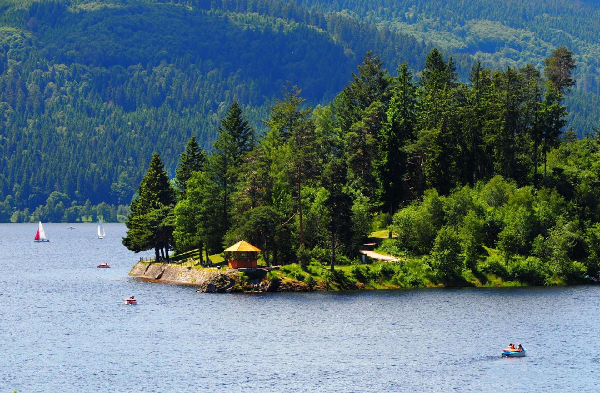 Naturidyll Am Fluss - Albmatte - Grosser Garten Zum Grillen Und Entspannen-direkt Neben Dem Radon Revitalbad Mit Sauna Und Thermalbecken *